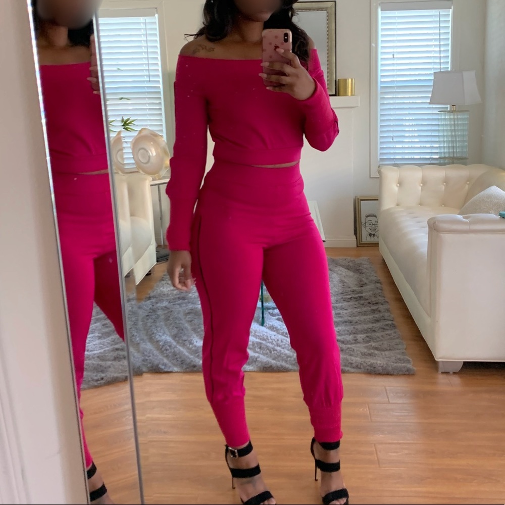 Off the shoulder sweatsuit